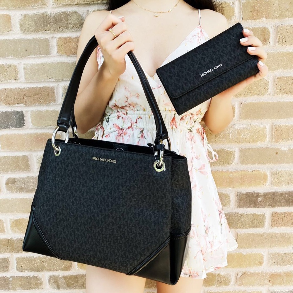 BUNDLE💕NWT Michael Kors Tote & Wallet - Picture 2 of 3
